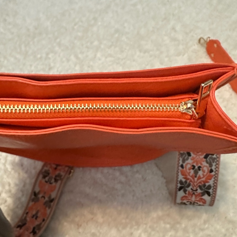 Purse - Picture 5 of 6